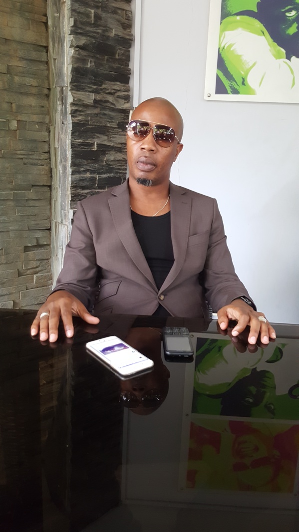 Paco Jackson du mouvement "SÉNÉGAL LA GUEUM" : " Pourquoi je voterai Oui.." Paco Jackson du mouvement "SÉNÉGAL LA GUEUM" : " Pourquoi je voterai Oui.."