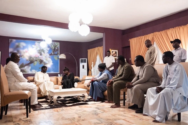 Le président de la République a présenté ses condoléances à Serigne Moustapha Sy Le président de la République a présenté ses condoléances à Serigne Moustapha Sy