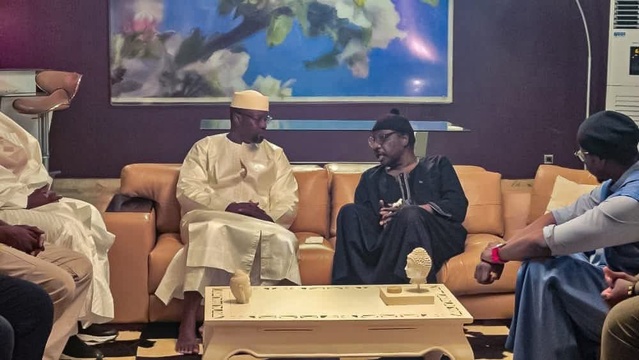 Le Pm, Ousmane Sonko, a présenté ses condoléances à Serigne Moustapha Sy Le Pm, Ousmane Sonko, a présenté ses condoléances à Serigne Moustapha Sy