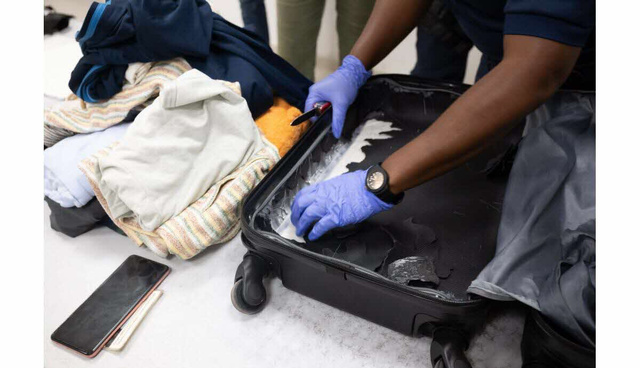 DEUX FRANÇAISES EN DÉTENTION EN TURQUIE POUR AVOIR TRANSPORTÉ DES VALISES PLEINES DE STUPÉFIANTS ENTRE BANGKOK ET PARIS DEUX FRANÇAISES EN DÉTENTION EN TURQUIE POUR AVOIR TRANSPORTÉ DES VALISES PLEINES DE STUPÉFIANTS ENTRE BANGKOK ET PARIS