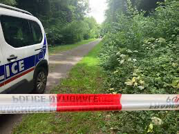 FRANCE- UN CORPS ÉGORGÉ ET ÉVISCÉRÉ DÉCOUVERT PAR UN PROMENEUR