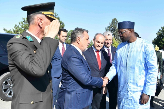 Ousmane Sonko se recueille au mausolée d’Atatürk, “symbole de liberté et de progrès” Ousmane Sonko se recueille au mausolée d’Atatürk, “symbole de liberté et de progrès”