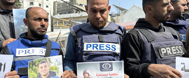 Cinq journalistes d'Al Jazeera tués dans une frappe israélienne sur la ville de Gaza Cinq journalistes d'Al Jazeera tués dans une frappe israélienne sur la ville de Gaza