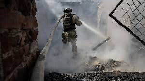 Guerre en Ukraine : à deux jours du sommet, une nouvelle attaque russe fait au moins dix morts Guerre en Ukraine : à deux jours du sommet, une nouvelle attaque russe fait au moins dix morts