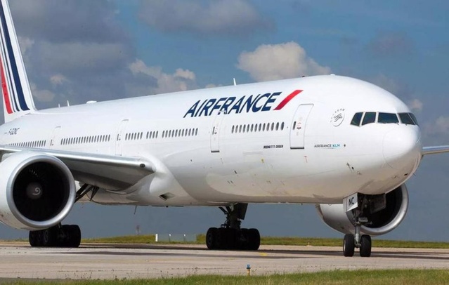 Paris - Dakar : Une passagère agressive d'un vol Air France force l'avion à faire demi-tour Paris - Dakar : Une passagère agressive d'un vol Air France force l'avion à faire demi-tour