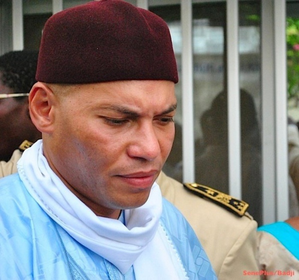 Recevant un de ses avocats, Karim WADE s’est prononcé sur le référendum du 20 mars 2016. Recevant un de ses avocats, Karim WADE s’est prononcé sur le référendum du 20 mars 2016.