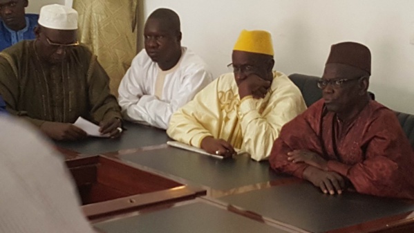 Abdoulaye Dia,maire de Demett mobilise ses parents de l'Ile à Morphil pour un "Oui massif" Abdoulaye Dia,maire de Demett mobilise ses parents de l'Ile à Morphil pour un "Oui massif"