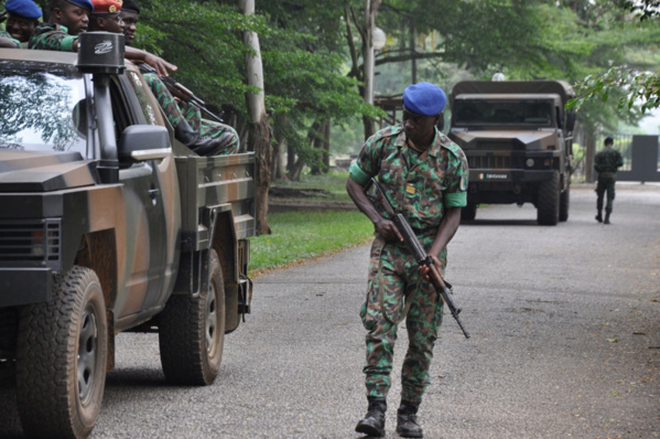 Côte d’Ivoire: des tirs fournis auraient été entendus à Grand Bassam, à une quarantaine de kilomètres d’Abidjan Côte d’Ivoire: des tirs fournis auraient été entendus à Grand Bassam, à une quarantaine de kilomètres d’Abidjan