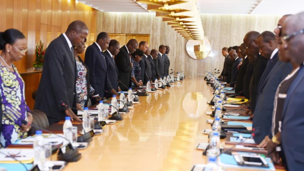 Révélations sur la réunion au sommet après l'attaque de Grand-Bassam Révélations sur la réunion au sommet après l'attaque de Grand-Bassam