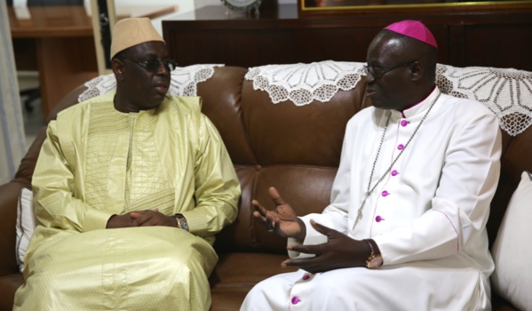 Visite du PR à Monseigneur Benjamin Ndiaye