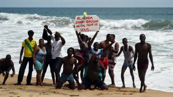 Attentat à Grand-Bassam : 15 interpellations, le principal suspect recherché Attentat à Grand-Bassam : 15 interpellations, le principal suspect recherché