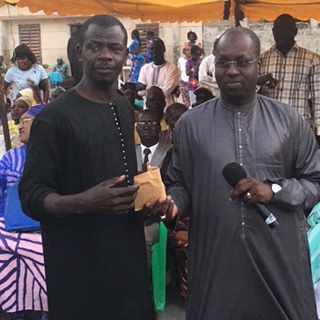 ACQUISITION DE MOTEURS HORS-BORD: ABDOU KARIM SALL MARCHE SUR LES TRACES DU PRÉSIDENT MACKY SALL EN SUBVENTIONNANT LES PÉCHEURS DE MBAO ACQUISITION DE MOTEURS HORS-BORD: ABDOU KARIM SALL MARCHE SUR LES TRACES DU PRÉSIDENT MACKY SALL EN SUBVENTIONNANT LES PÉCHEURS DE MBAO