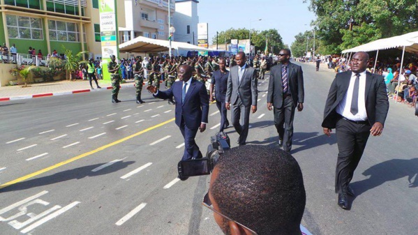 Idrissa Seck a participé au défilé du 4 Avril à Thiés (Les premières images) Idrissa Seck a participé au défilé du 4 Avril à Thiés (Les premières images)