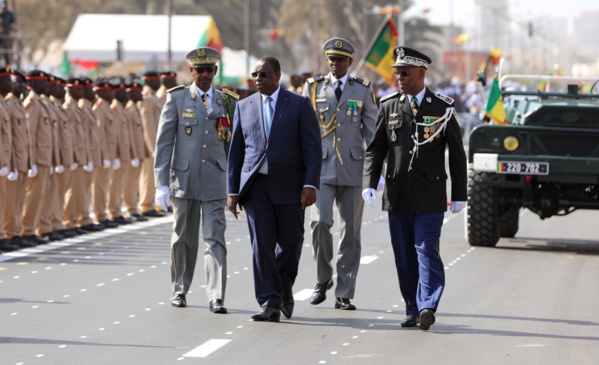 Les images du défilé du 4 avril 2016 sur le mythique boulevard Général De Gaulle de Dakar