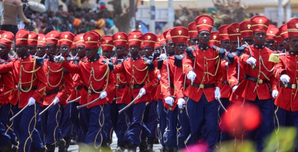 Les images du défilé du 4 avril 2016 sur le mythique boulevard Général De Gaulle de Dakar Les images du défilé du 4 avril 2016 sur le mythique boulevard Général De Gaulle de Dakar