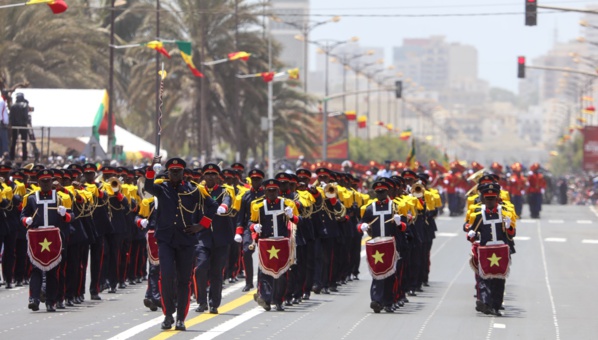 Les images du défilé du 4 avril 2016 sur le mythique boulevard Général De Gaulle de Dakar