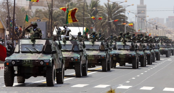 Les images du défilé du 4 avril 2016 sur le mythique boulevard Général De Gaulle de Dakar