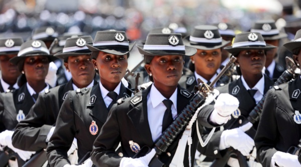 Les images du défilé du 4 avril 2016 sur le mythique boulevard Général De Gaulle de Dakar Les images du défilé du 4 avril 2016 sur le mythique boulevard Général De Gaulle de Dakar