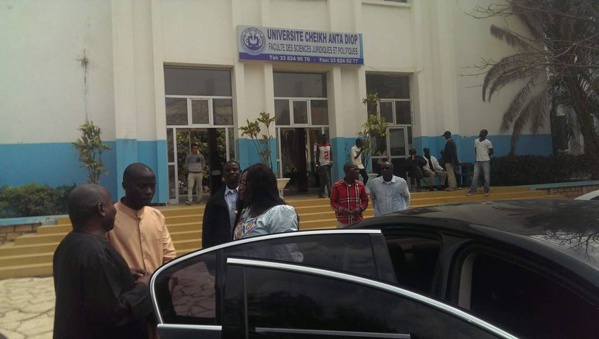 Mme le ministre Fatou Tambedou reprend des cours à l'UCAD Mme le ministre Fatou Tambedou reprend des cours à l'UCAD