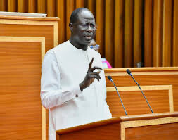 CRISES DANS LES UNIVERSITÉS-  LA TERRIBLE VÉRITÉ SUR LES BOURSES DES ÉTUDIANTS