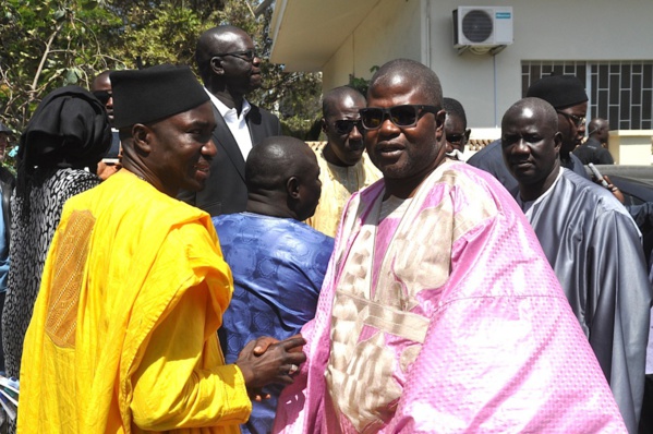 Les images de la levée du corps du défunt lutteur Toubaboudior enterré à Touba Les images de la levée du corps du défunt lutteur Toubaboudior enterré à Touba