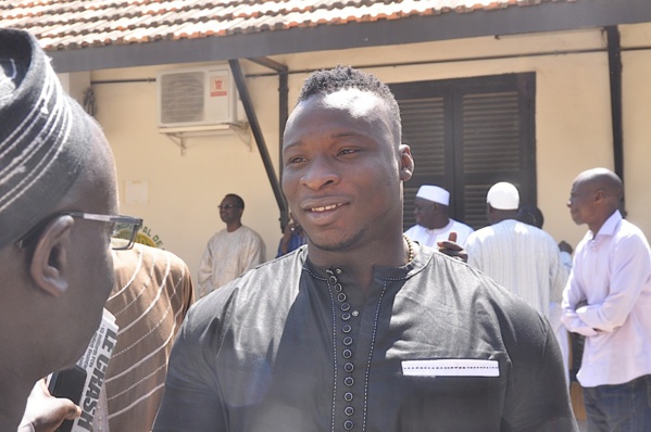 Les images de la levée du corps du défunt lutteur Toubaboudior enterré à Touba Les images de la levée du corps du défunt lutteur Toubaboudior enterré à Touba