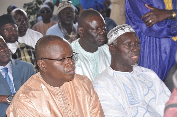 Les images de la levée du corps du défunt lutteur Toubaboudior enterré à Touba Les images de la levée du corps du défunt lutteur Toubaboudior enterré à Touba