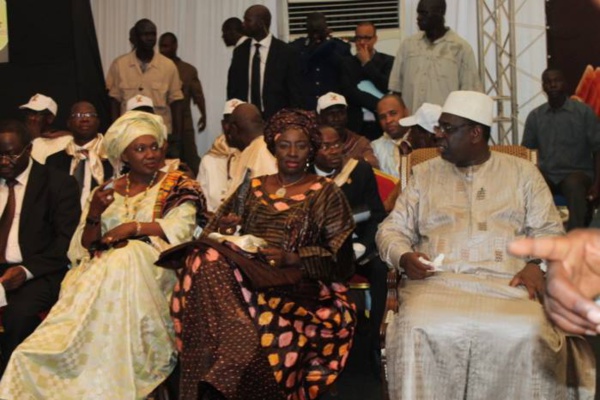 Aminata Tall Présidente du CESE: "Le Président Macky Sall m'a confié qu'Omar Sarr est son ami" Aminata Tall Présidente du CESE: "Le Président Macky Sall m'a confié qu'Omar Sarr est son ami"