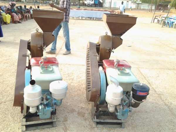 Un lot de 7 moulins à mil offerts  aux femmes de la commune de Fass Thiékène : Alioune Badara Ly  sur les traces de ses promesses…électorales Un lot de 7 moulins à mil offerts  aux femmes de la commune de Fass Thiékène : Alioune Badara Ly  sur les traces de ses promesses…électorales