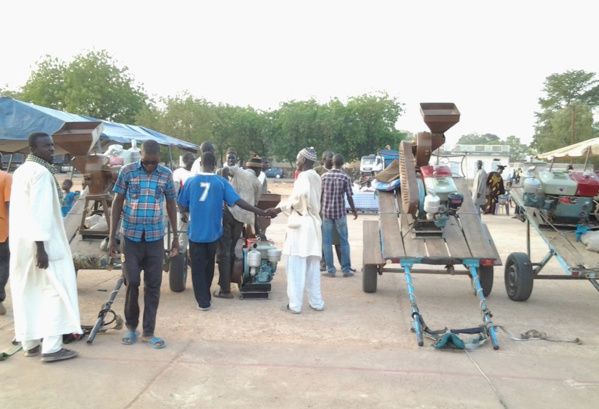 Un lot de 7 moulins à mil offerts  aux femmes de la commune de Fass Thiékène : Alioune Badara Ly  sur les traces de ses promesses…électorales Un lot de 7 moulins à mil offerts  aux femmes de la commune de Fass Thiékène : Alioune Badara Ly  sur les traces de ses promesses…électorales