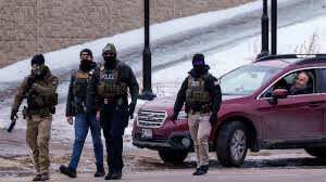 Dernière minute. Des agents fédéraux de l'ICE tirent sur un homme à Minneapolis