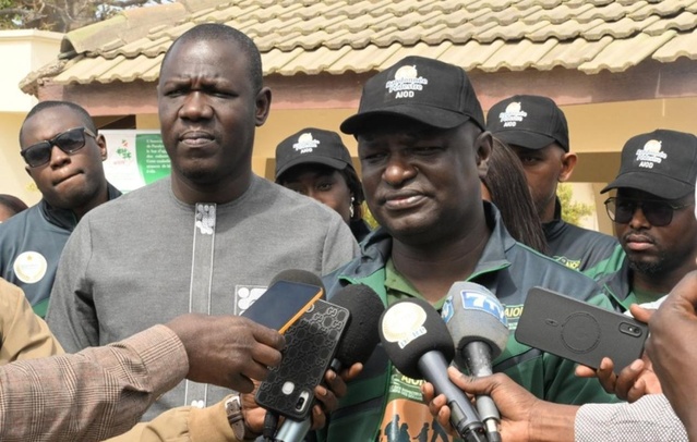 Les Inspecteurs et Officiers des Douanes au chevet des enfants vulnérables Les Inspecteurs et Officiers des Douanes au chevet des enfants vulnérables