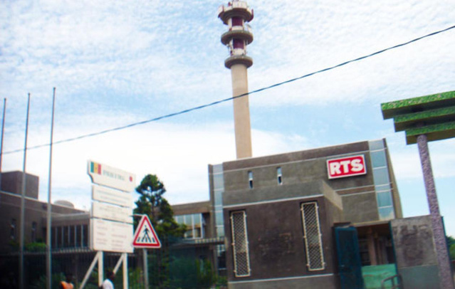 Crise à la RTS : Les travailleurs dénoncent la situation de leur entreprise qui traverse des moments sombres de son histoire Crise à la RTS : Les travailleurs dénoncent la situation de leur entreprise qui traverse des moments sombres de son histoire