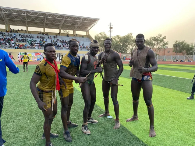Lutte : retour du drapeau du Chef de l’État, 23 ans après Lutte : retour du drapeau du Chef de l’État, 23 ans après
