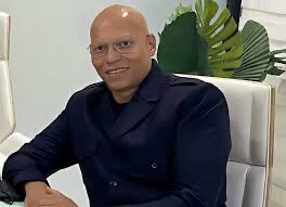 TROIS MILLIONS DE PAGES DANS LE VENT – KARIM WADE  S’INVITE DANS LE… SCANDALE EPSTEIN