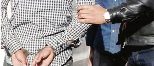 Un réseau international de gays, accusé d’inoculation délibérée du virus du VIH sur des victimes, en passe d’être cerné par la DIC- 14 personnes, dont un ingénieur du… cadastre, déférés au parquet Un réseau international de gays, accusé d’inoculation délibérée du virus du VIH sur des victimes, en passe d’être cerné par la DIC- 14 personnes, dont un ingénieur du… cadastre, déférés au parquet