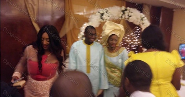 Le jeune couple FAYE à leur arrivée au King Fahd PALACE Le jeune couple FAYE à leur arrivée au King Fahd PALACE