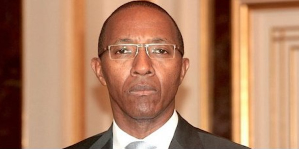 Abdoul Mbaye Le prince charmant peut-il être le roi de la reine politique ? Abdoul Mbaye Le prince charmant peut-il être le roi de la reine politique ?