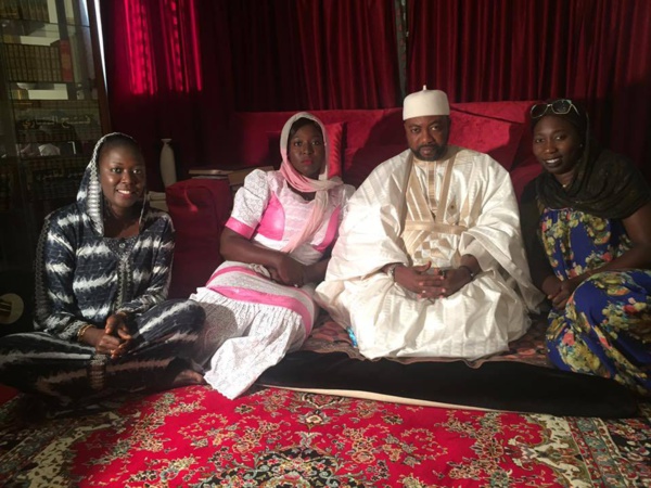 Quand des jeunes filles du Pds rendent visite à Cheikh Alassane Sène 