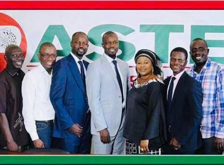 Voici la Photo de famille des 7 membres fondateurs de Pastef (Malang SONKO )