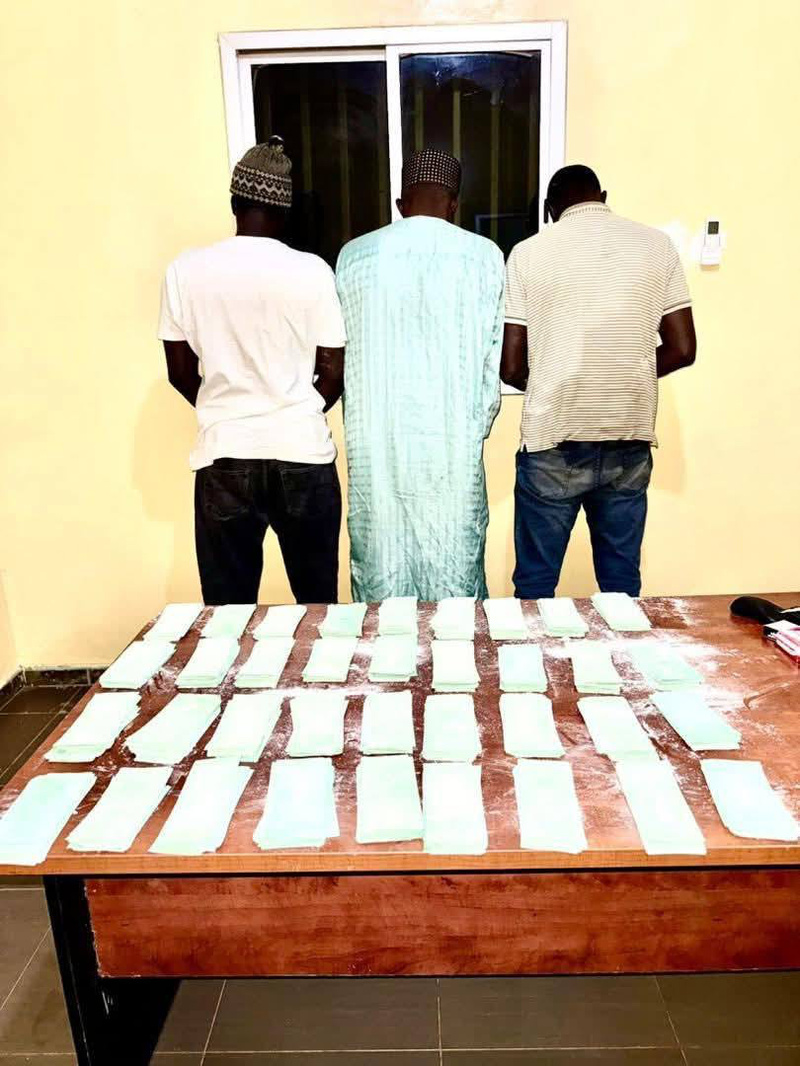 𝗟𝘂𝘁𝘁𝗲 𝗰𝗼𝗻𝘁𝗿𝗲 𝗹𝗮 𝗰𝗿𝗶𝗺𝗶𝗻𝗮𝗹𝗶𝘁é 𝗳𝗶𝗻𝗮𝗻𝗰𝗶è𝗿𝗲- 𝟳𝟯𝟬 𝗺𝗶𝗹𝗹𝗶𝗼𝗻𝘀 𝗖𝗙𝗔 𝗲𝗻 𝗯𝗶𝗹𝗹𝗲𝘁𝘀 𝗻𝗼𝗶𝗿𝘀 𝘀𝗮𝗶𝘀𝗶𝘀 𝗽𝗮𝗿 𝗹𝗲𝘀 𝗗𝗼𝘂𝗮𝗻𝗲𝘀 𝗱𝘂 𝗖𝗲𝗻𝘁𝗿𝗲 𝗟𝘂𝘁𝘁𝗲 𝗰𝗼𝗻𝘁𝗿𝗲 𝗹𝗮 𝗰𝗿𝗶𝗺𝗶𝗻𝗮𝗹𝗶𝘁é 𝗳𝗶𝗻𝗮𝗻𝗰𝗶è𝗿𝗲- 𝟳𝟯𝟬 𝗺𝗶𝗹𝗹𝗶𝗼𝗻𝘀 𝗖𝗙𝗔 𝗲𝗻 𝗯𝗶𝗹𝗹𝗲𝘁𝘀 𝗻𝗼𝗶𝗿𝘀 𝘀𝗮𝗶𝘀𝗶𝘀 𝗽𝗮𝗿 𝗹𝗲𝘀 𝗗𝗼𝘂𝗮𝗻𝗲𝘀 𝗱𝘂 𝗖𝗲𝗻𝘁𝗿𝗲