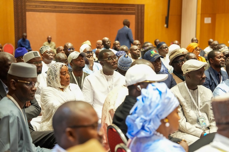 "Guerre froide" politique entre les deux têtes de l'exécutif- La surprenante réaction d'Ousmane Sonko: "Le rouleau est en marche !" "Guerre froide" politique entre les deux têtes de l'exécutif- La surprenante réaction d'Ousmane Sonko: "Le rouleau est en marche !"