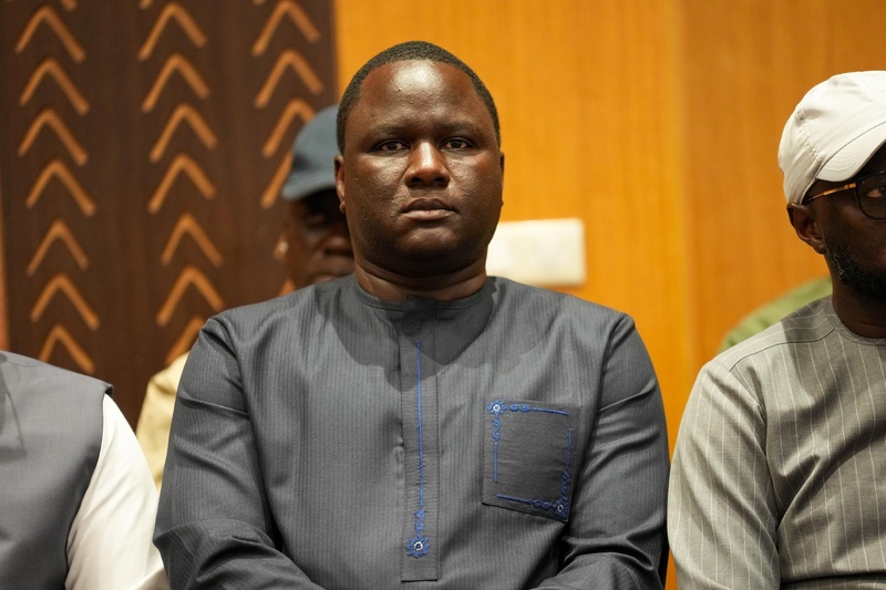 "Guerre froide" politique entre les deux têtes de l'exécutif- La surprenante réaction d'Ousmane Sonko: "Le rouleau est en marche !"