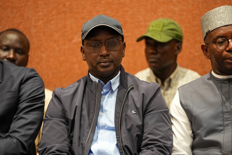 "Guerre froide" politique entre les deux têtes de l'exécutif- La surprenante réaction d'Ousmane Sonko: "Le rouleau est en marche !"