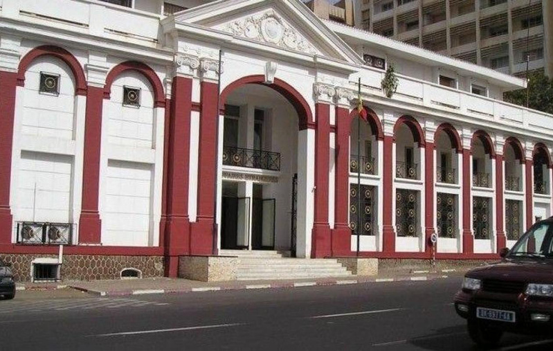 Scandale au ministère des Affaires étrangères : 12 suspects déférés au parquet, mandat d’arrêt contre un FDS Scandale au ministère des Affaires étrangères : 12 suspects déférés au parquet, mandat d’arrêt contre un FDS