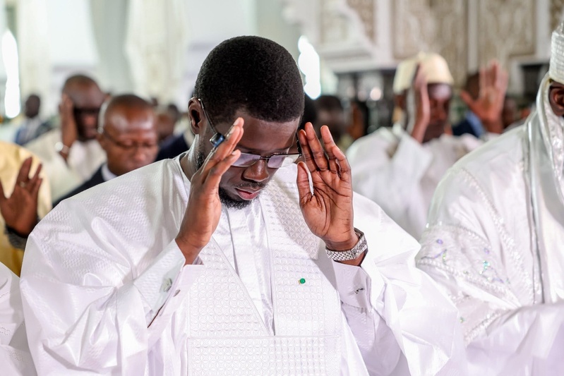 KORITÉ : BASSIROU DIOMAYE FAYE EXALTE L’UNITÉ NATIONALE ET PRÉSENTE SES CONDOLÉANCES AUX FAMILLES DES SOLDATS TOMBÉS KORITÉ : BASSIROU DIOMAYE FAYE EXALTE L’UNITÉ NATIONALE ET PRÉSENTE SES CONDOLÉANCES AUX FAMILLES DES SOLDATS TOMBÉS