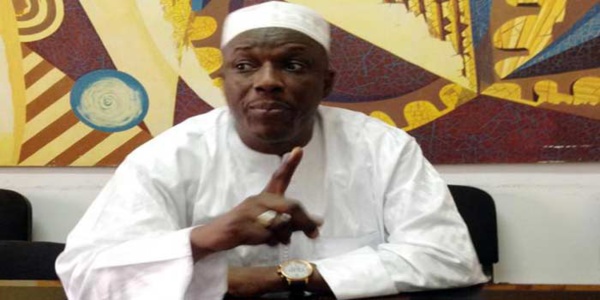 COUD : LE DIRECTEUR EMBAUCHE UN MORT ET SE DÉFEND COUD : LE DIRECTEUR EMBAUCHE UN MORT ET SE DÉFEND