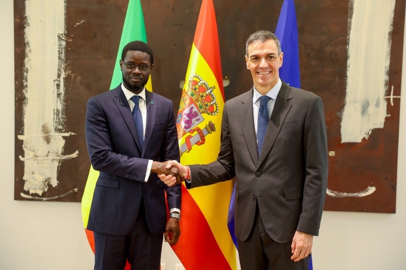 Le chef de l'Etat, Bassirou Diomaye Faye, s’est entretenu avec le Président du Gouvernement du Royaume d’Espagne Le chef de l'Etat, Bassirou Diomaye Faye, s’est entretenu avec le Président du Gouvernement du Royaume d’Espagne