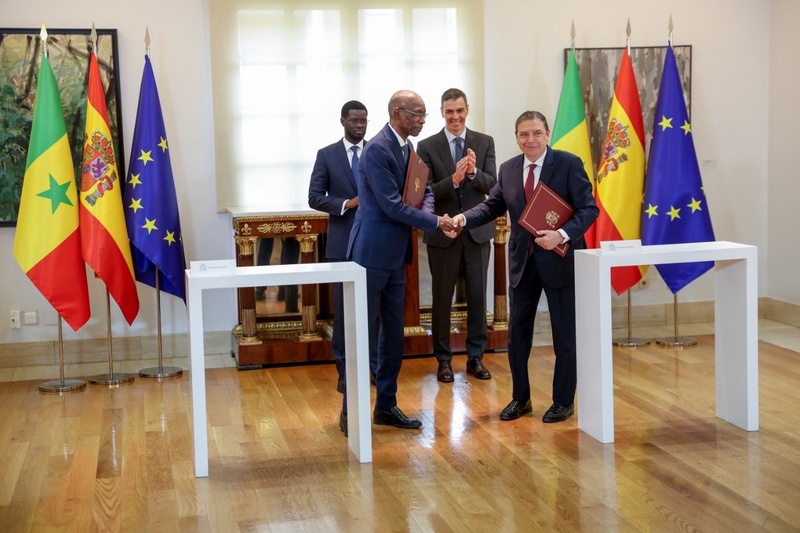 Le chef de l'Etat, Bassirou Diomaye Faye, s’est entretenu avec le Président du Gouvernement du Royaume d’Espagne Le chef de l'Etat, Bassirou Diomaye Faye, s’est entretenu avec le Président du Gouvernement du Royaume d’Espagne