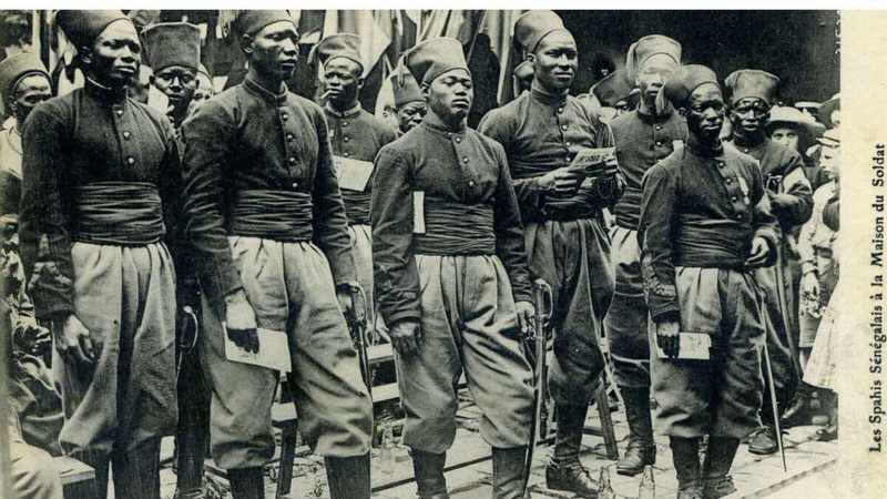 Massacre de Thiaroye en 1944: l'État français condamné pour ne pas avoir mis en œuvre les «moyens d'éclairer les circonstances» du décès d'un tirailleur africain Massacre de Thiaroye en 1944: l'État français condamné pour ne pas avoir mis en œuvre les «moyens d'éclairer les circonstances» du décès d'un tirailleur africain